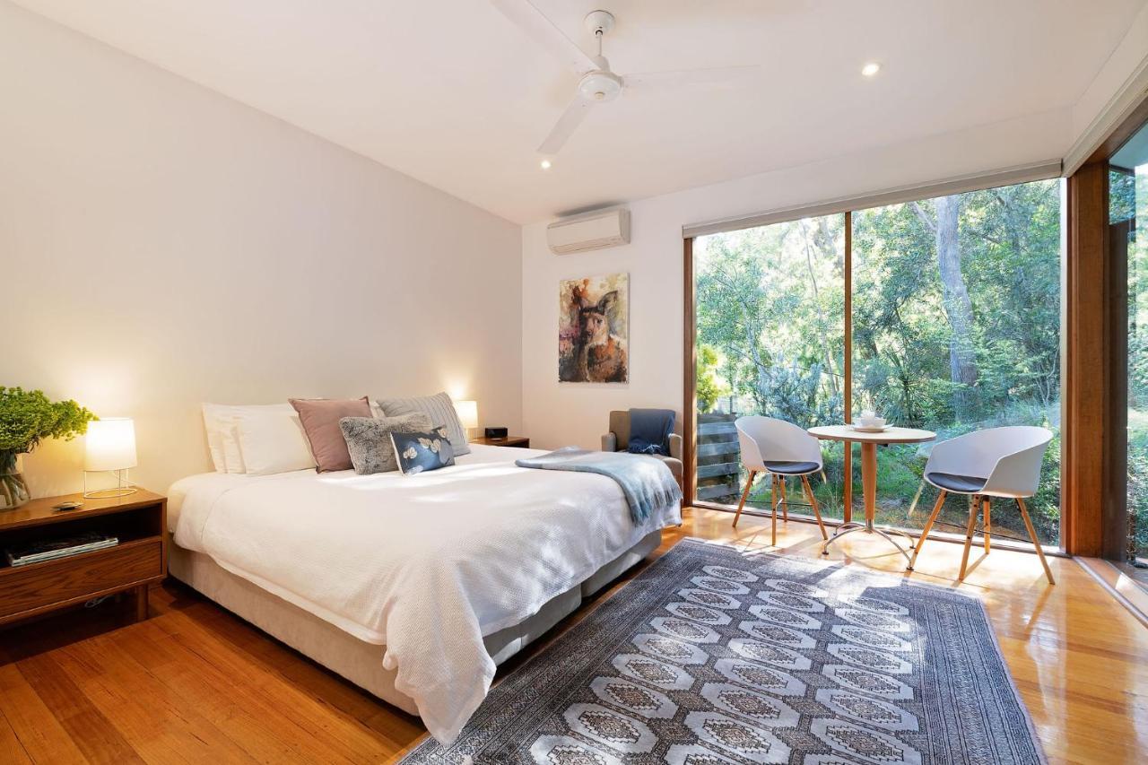 Cladich Pavilions Bed And Breakfast Aldgate Exterior photo